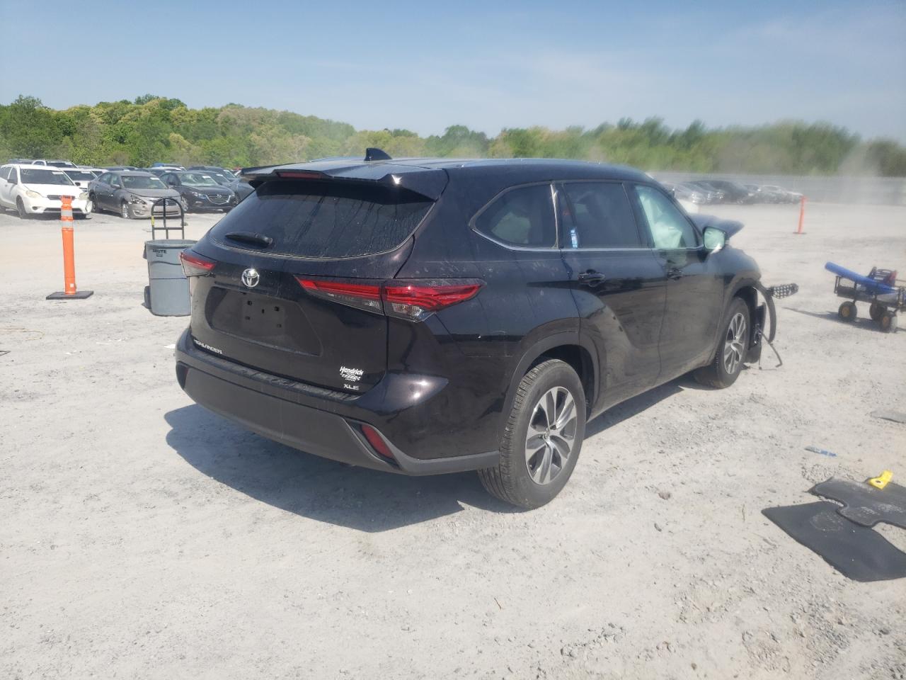 Photo 4 from auction – 2021 TOYOTA HIGHLANDER with VIN 5TDGZRAH8MS050290