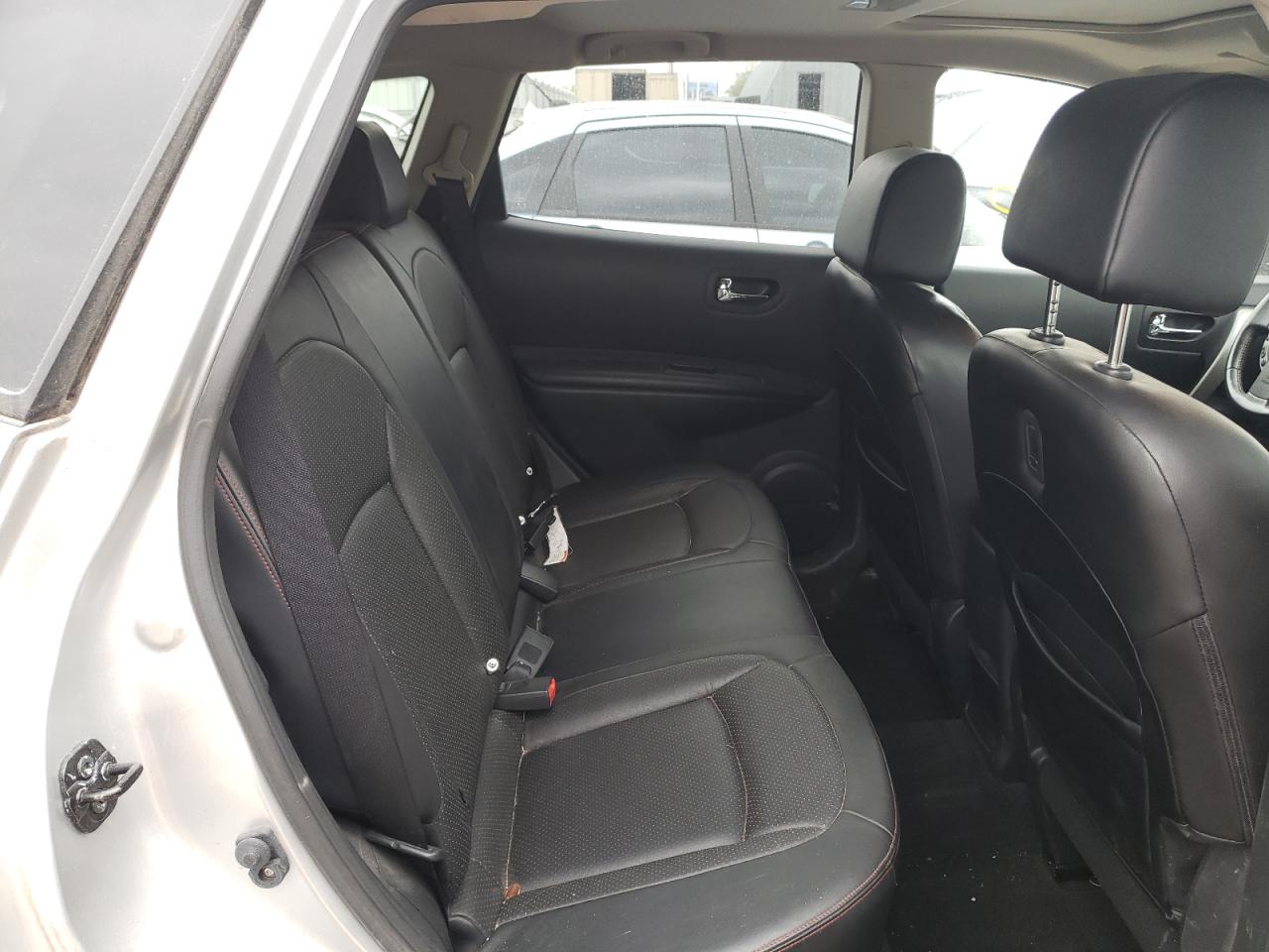 Photo 6 from auction – 2011 NISSAN ROGUE S with VIN JN8AS5MV2BW690520