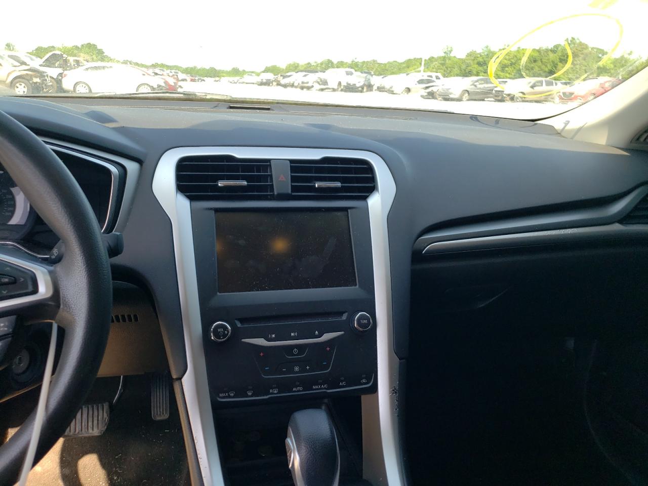 Photo 9 from auction – 2013 FORD FUSION SE with VIN 3FA6P0HR2DR326421