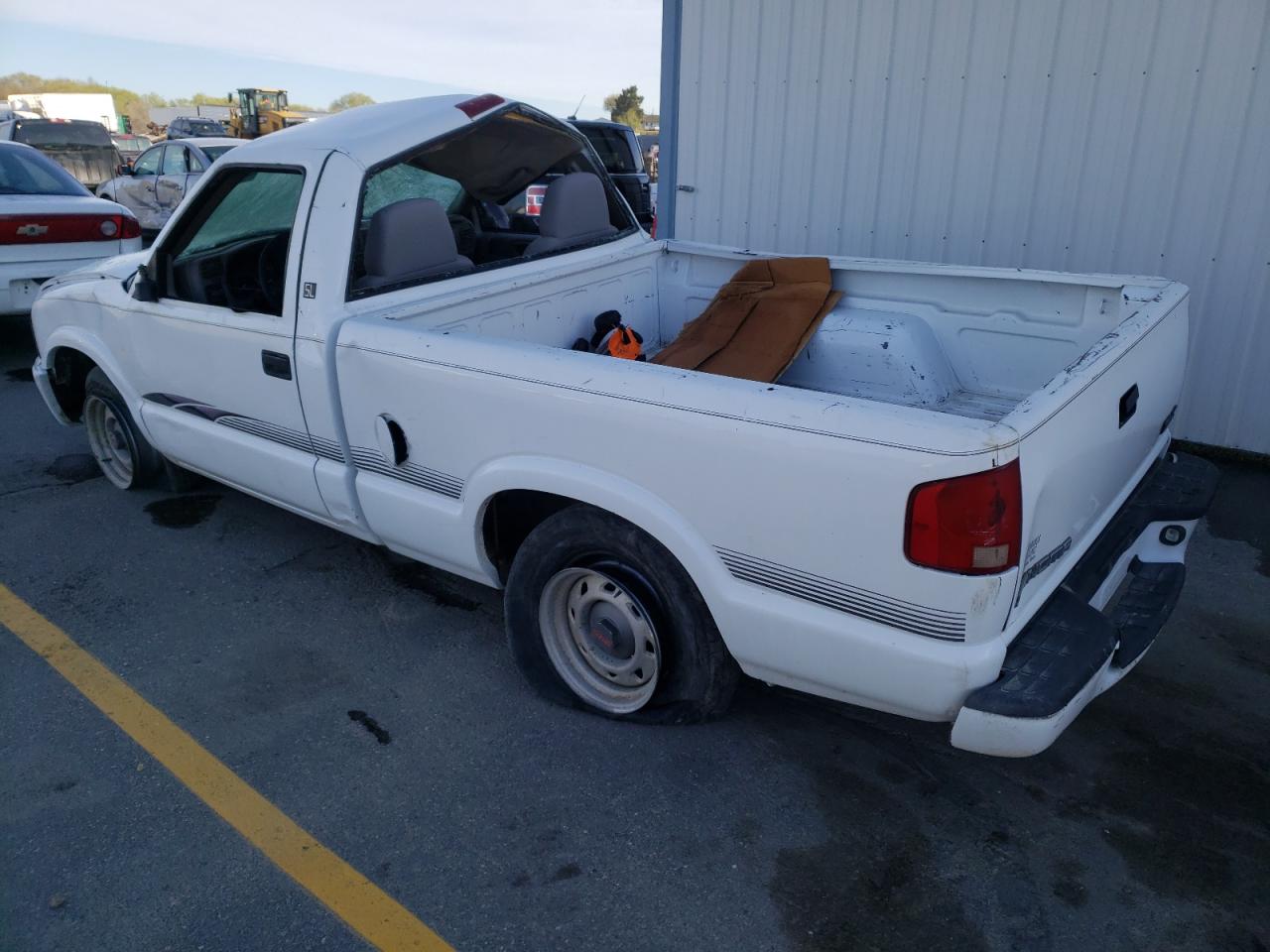 Photo 3 from auction – 2003 GMC SONOMA with VIN 1GTCS14H638132280