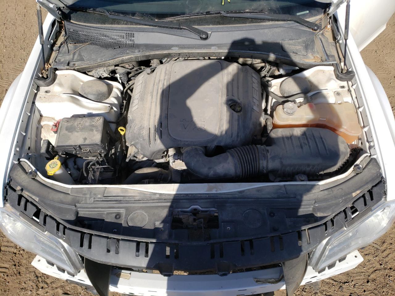 Photo 7 from auction – 2012 CHRYSLER 300C LUXUR with VIN 2C3CCAST8CH257106