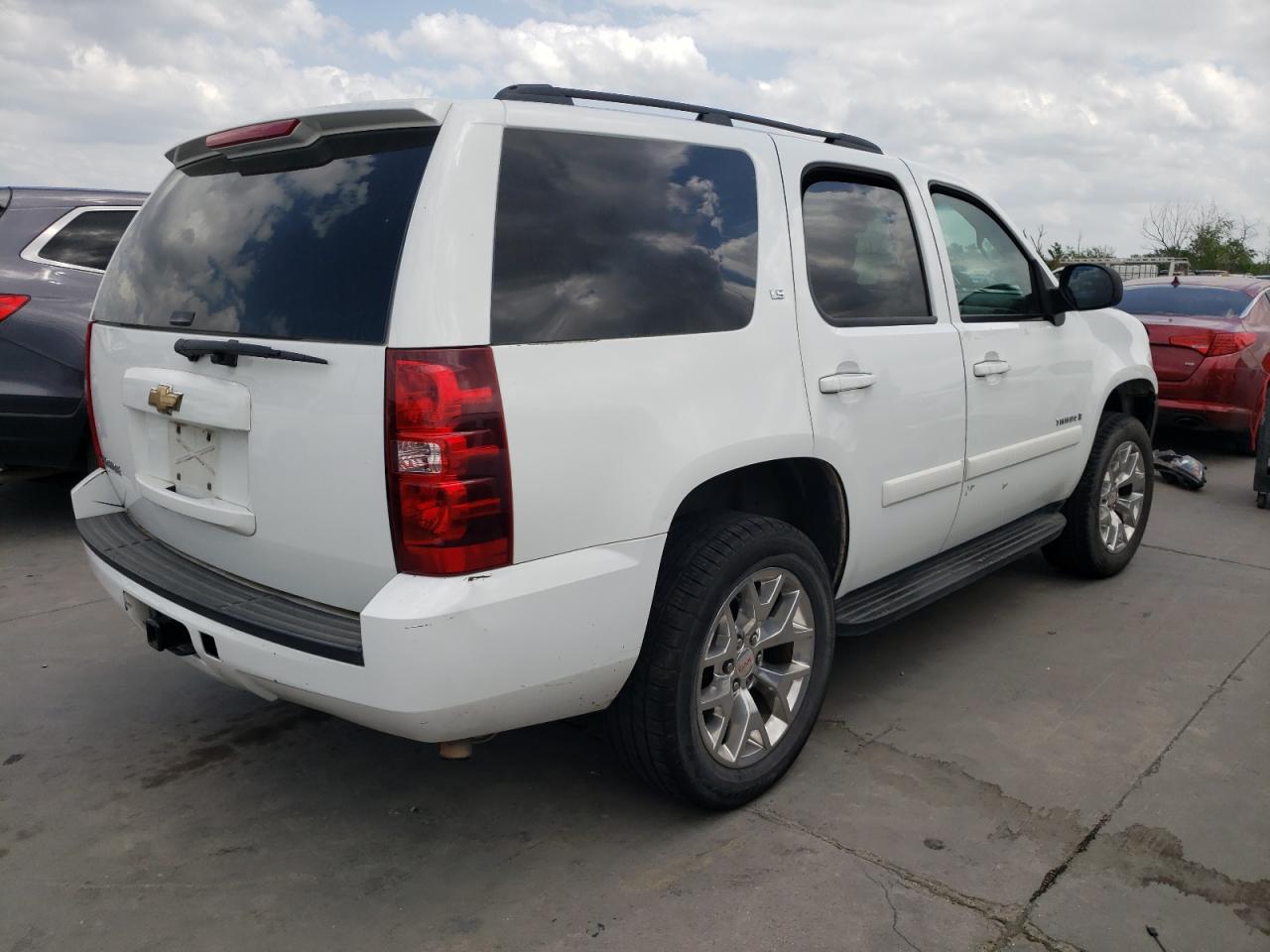 Photo 4 from auction – 2007 CHEVROLET TAHOE C150 with VIN 1GNFC13C87J405631