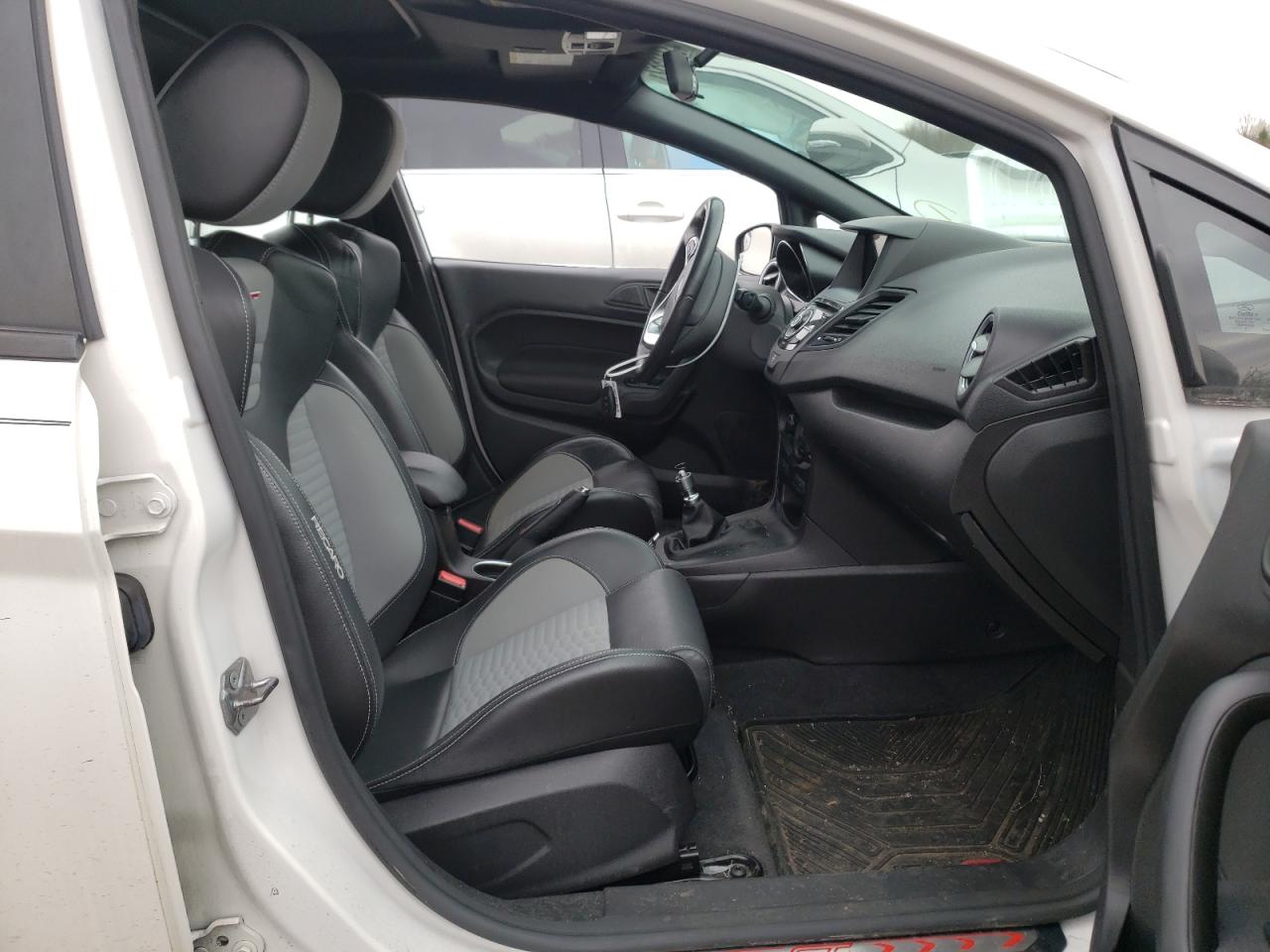 Photo 5 from auction – 2017 FORD FIESTA ST with VIN 3FADP4GX8HM114835