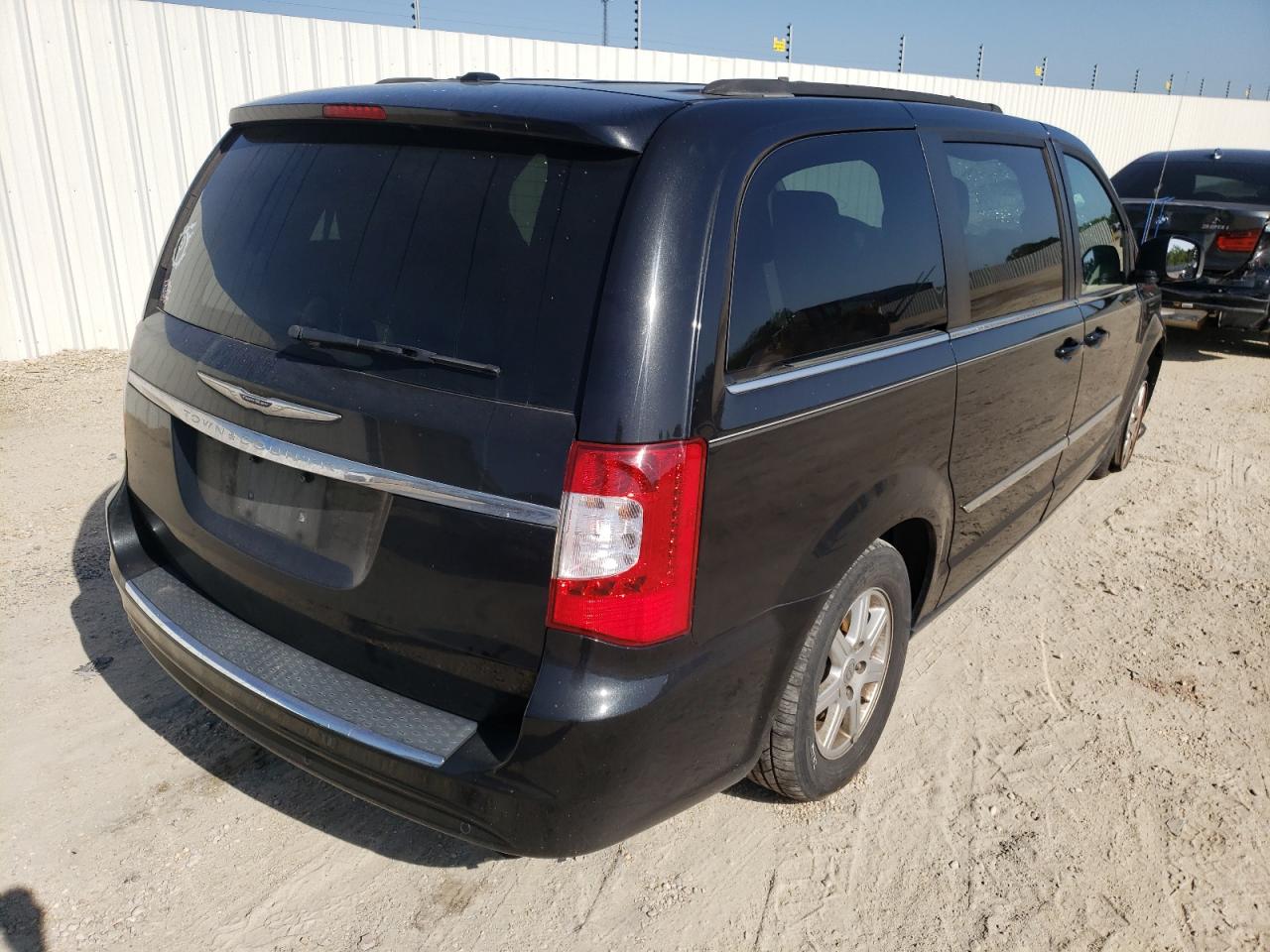 Photo 4 from auction – 2011 CHRYSLER TOWN & COU with VIN 2A4RR5DG7BR630893