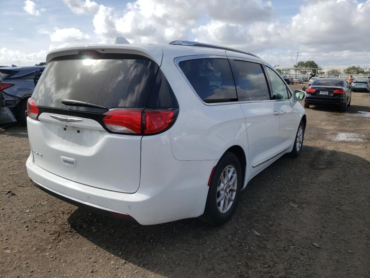 Photo 4 from auction – 2020 CHRYSLER PACIFICA T with VIN 2C4RC1BG8LR215585