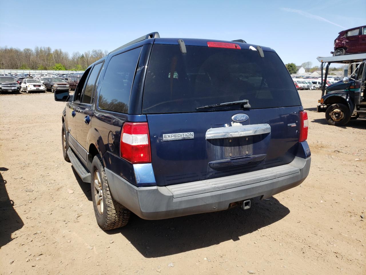 Photo 3 from auction – 2007 FORD EXPEDITION with VIN 1FMFU16537LA01106