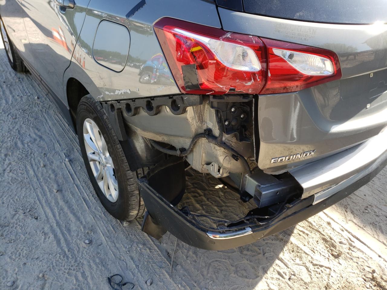 Photo 9 from auction – 2018 CHEVROLET EQUINOX LT with VIN 3GNAXJEV1JS551789