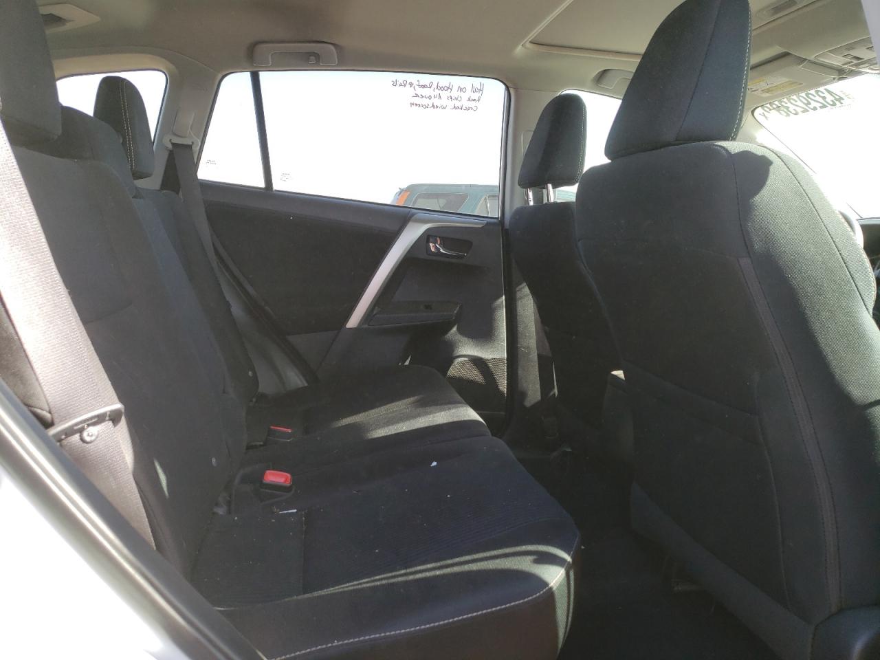 Photo 6 from auction – 2015 TOYOTA RAV4 XLE with VIN 2T3RFREV2FW295363
