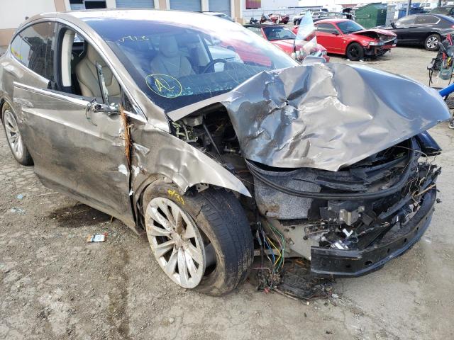Photo 9 from auction – 2016 TESLA MODEL X with VIN 5YJXCAE2XGF002906