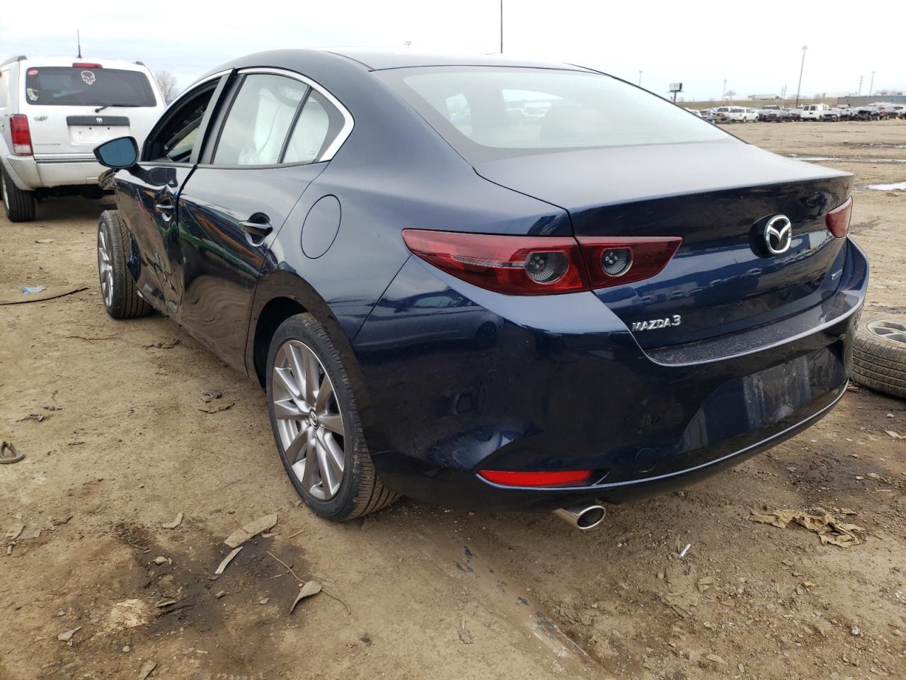 Photo 3 from auction – 2019 MAZDA 3 SELECT with VIN 3MZBPAAL0KM113642
