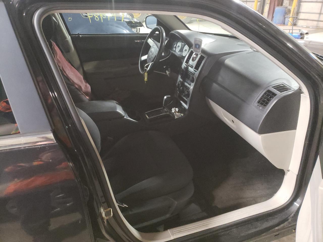 Photo 5 from auction – 2005 CHRYSLER 300 with VIN 2C3JA43R05H160194