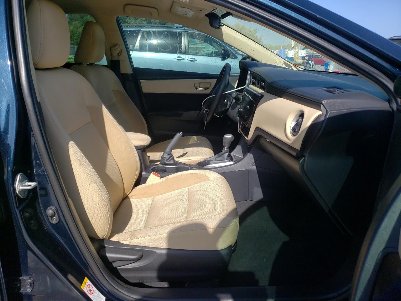 Photo 5 from auction – 2019 TOYOTA COROLLA L with VIN 2T1BURHE4KC211356