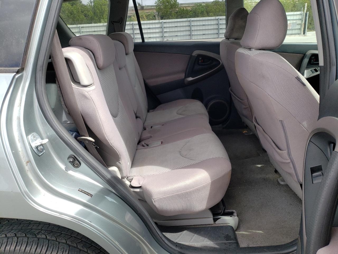 Photo 6 from auction – 2007 TOYOTA RAV4 with VIN JTMZD33V076022172