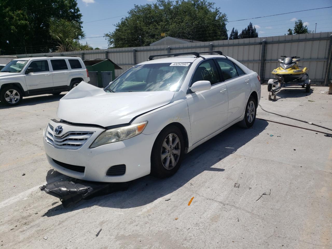 Photo 2 from auction – 2011 TOYOTA CAMRY BASE with VIN 4T1BF3EK2BU612274