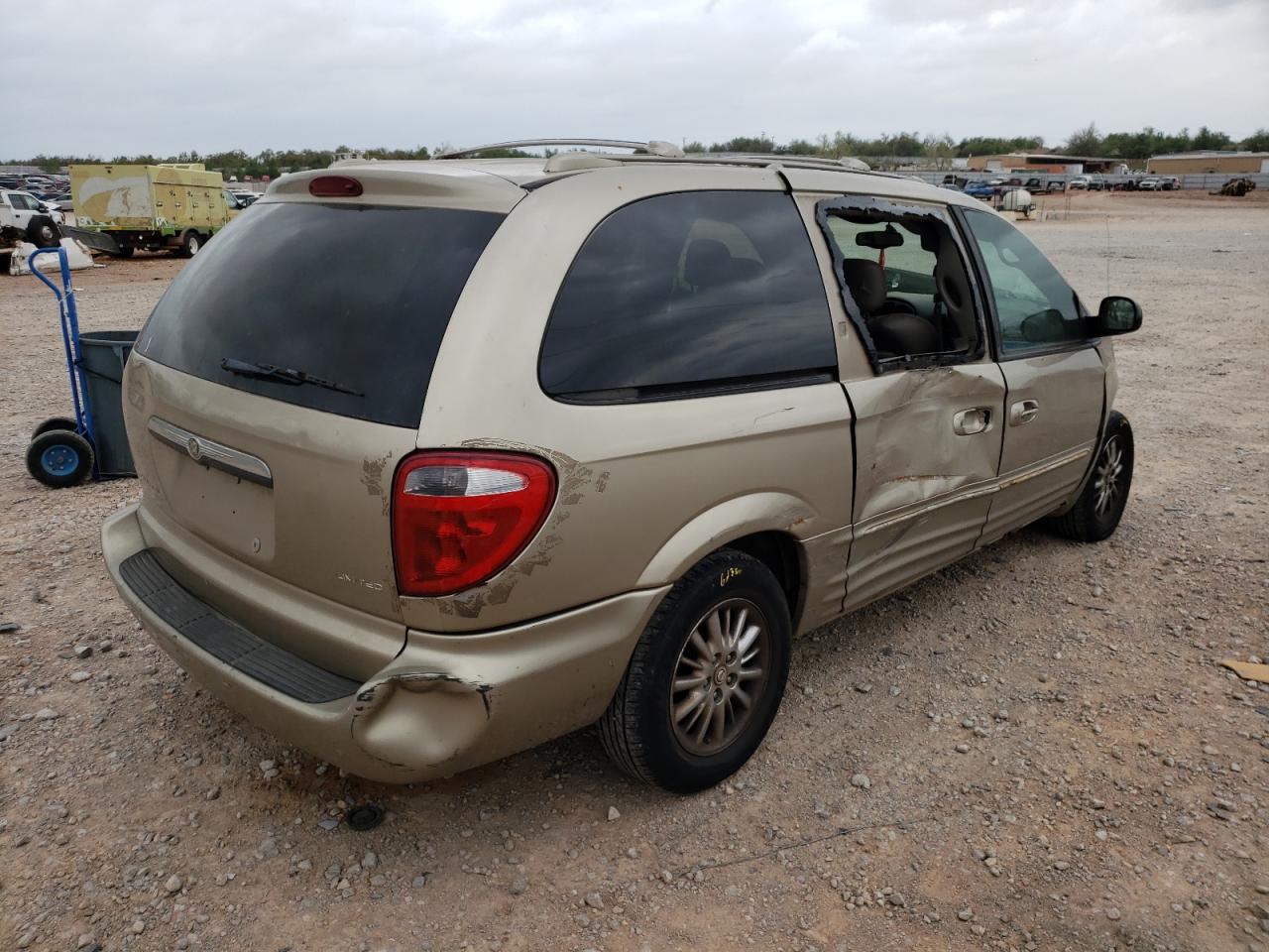 Photo 4 from auction – 2003 CHRYSLER TOWN & COU with VIN 2C8GP64L83R161481