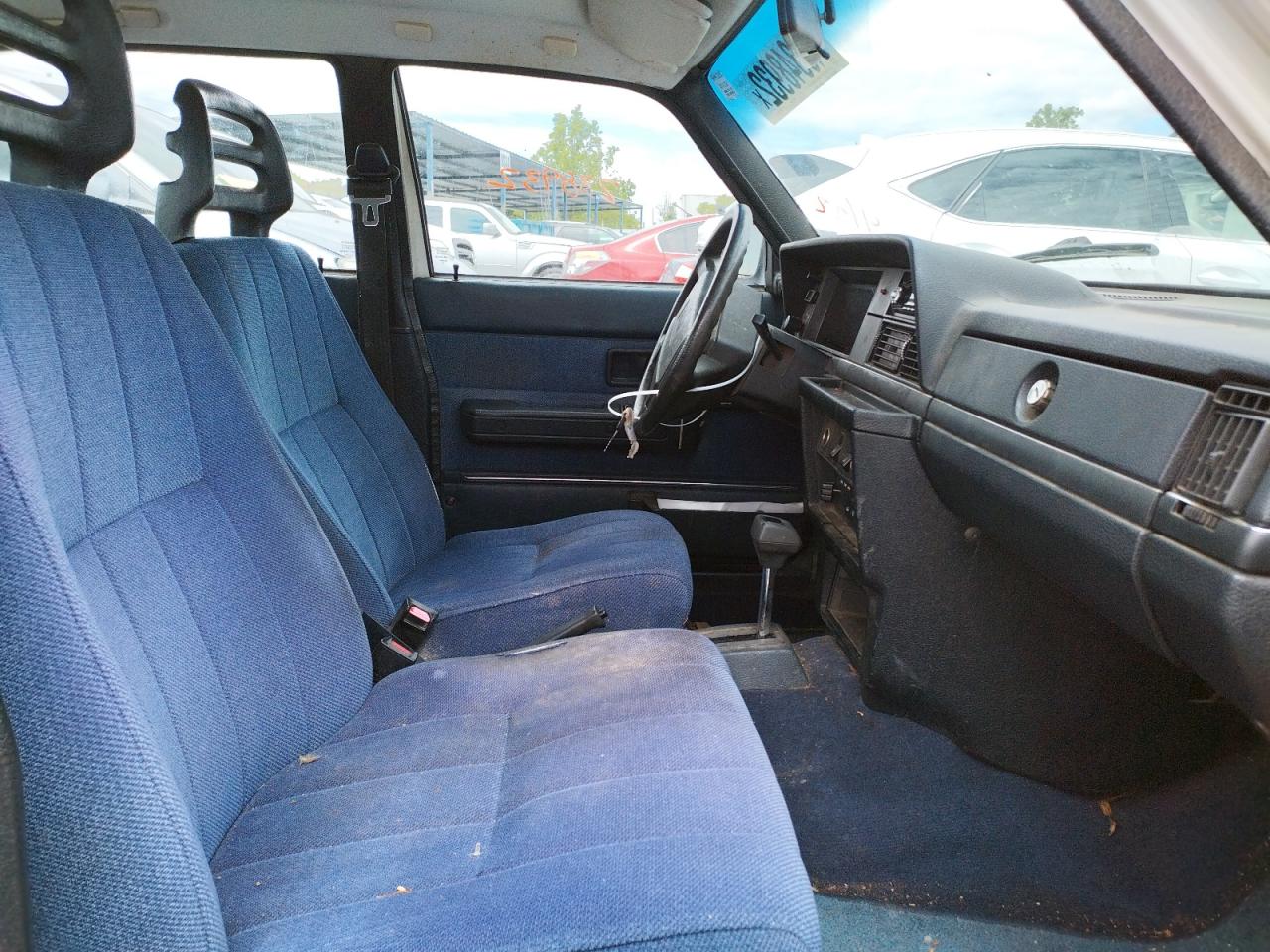 Photo 5 from auction – 1990 VOLVO 240 BASE with VIN YV1AA8846L1410379