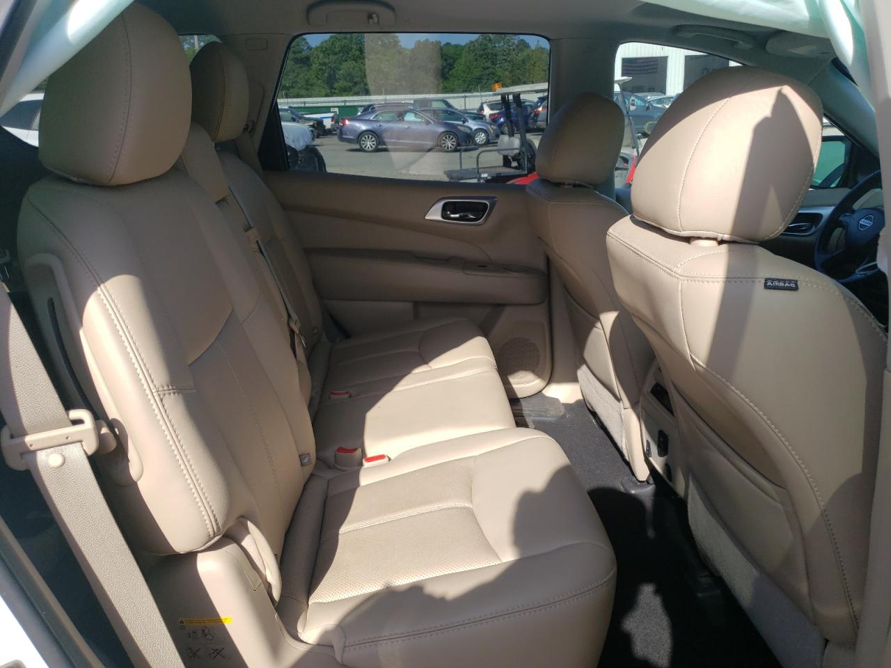 Photo 6 from auction – 2016 NISSAN PATHFINDER with VIN 5N1AR2MN8GC623365