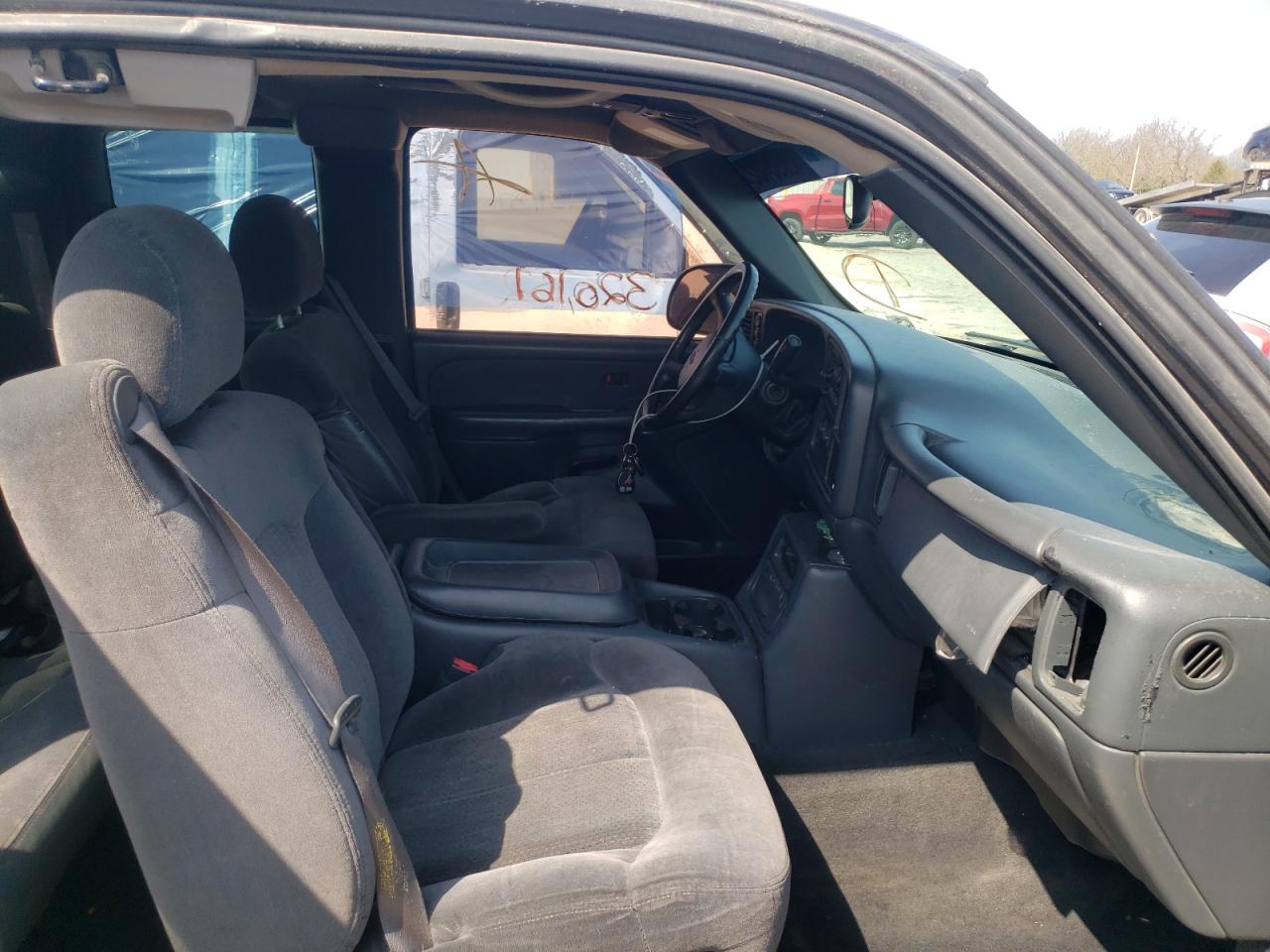Photo 5 from auction – 2002 CHEVROLET SILVERADO with VIN 2GCEK19T621277620
