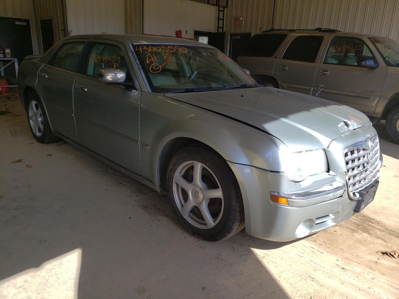 CHRYSLER 300 2005 with VIN 2C3JA63H75H651476 - Photo from auction