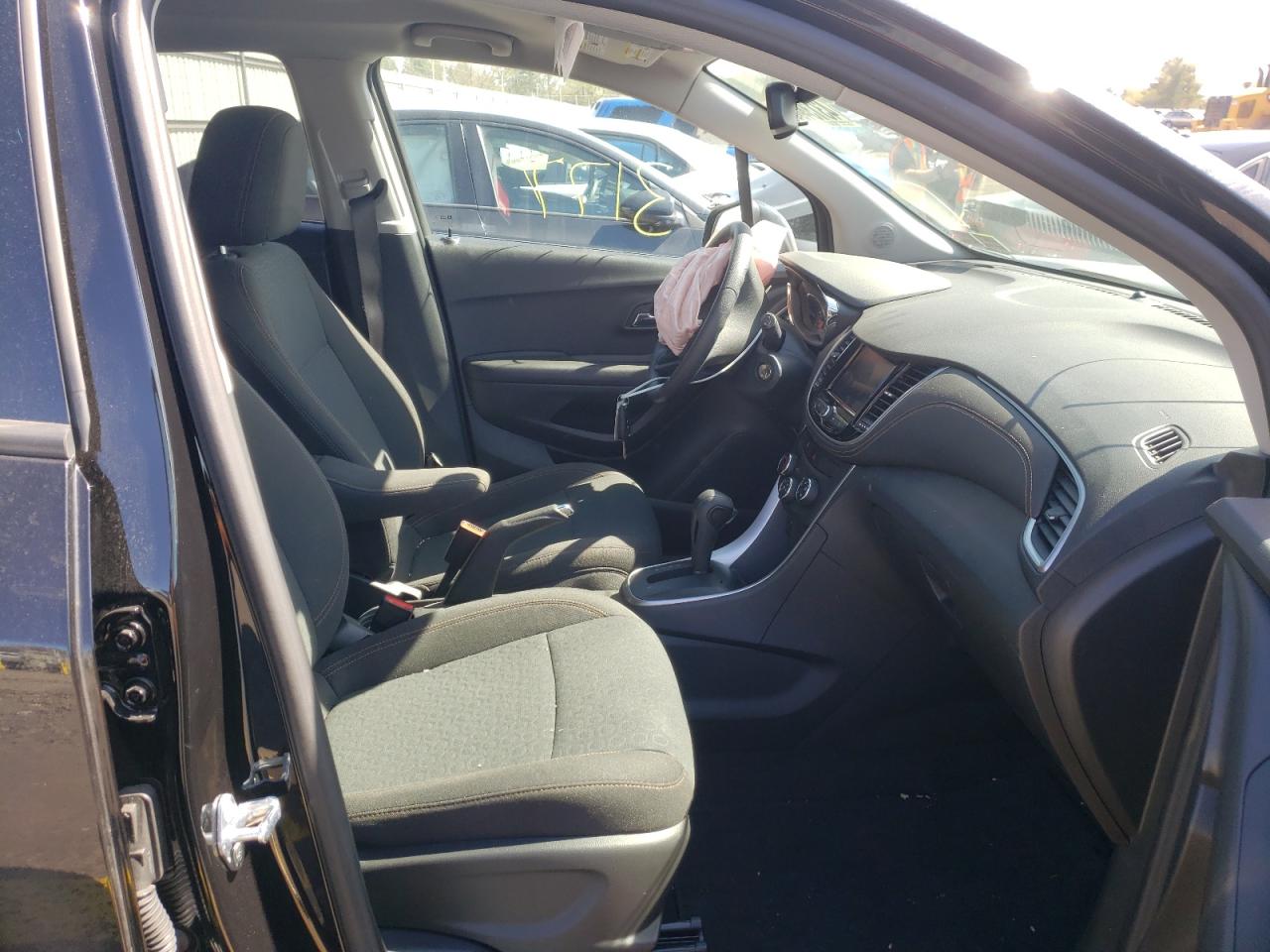 Photo 5 from auction – 2022 CHEVROLET TRAX LS with VIN KL7CJNSM3NB506650