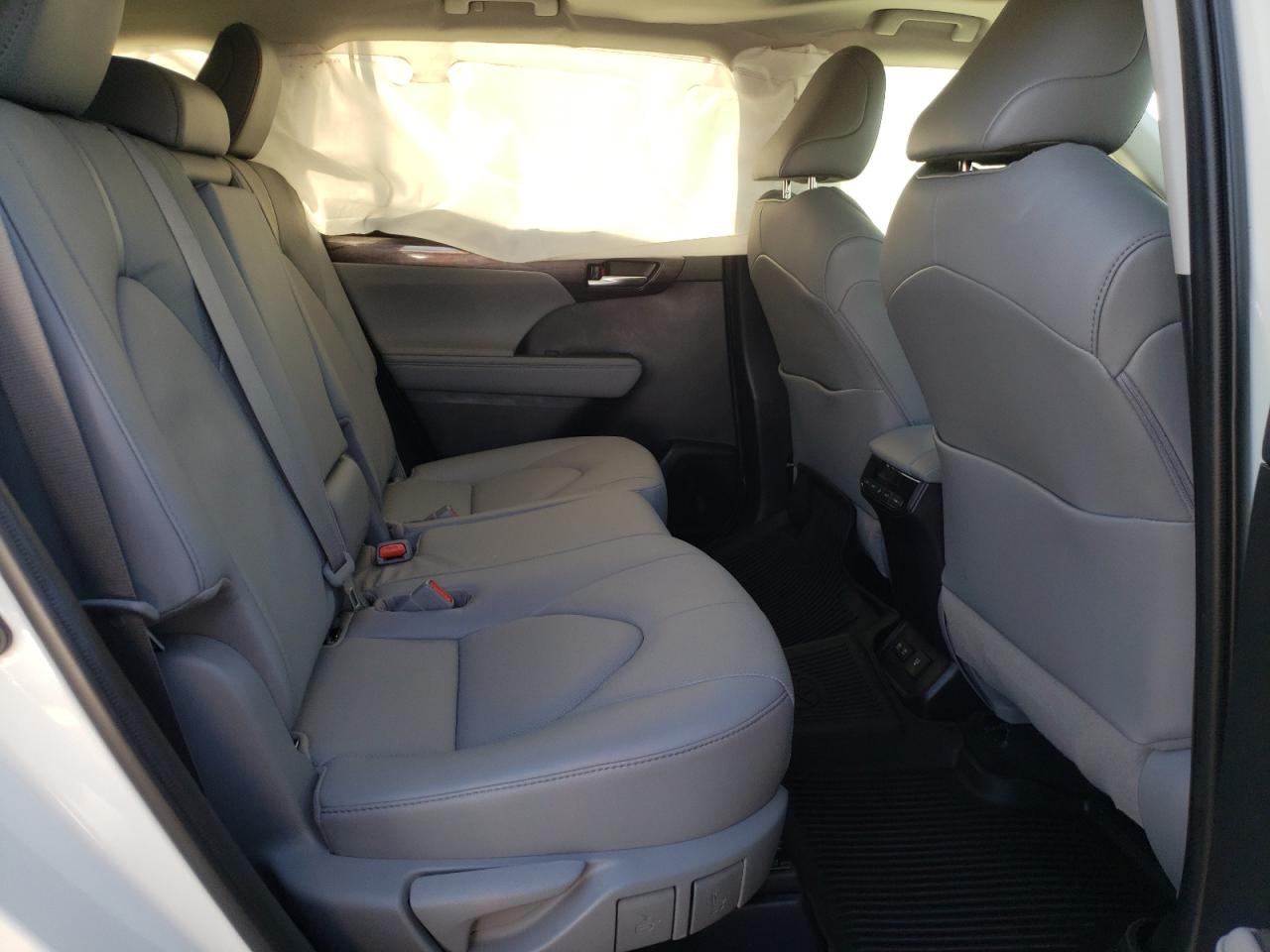 Photo 6 from auction – 2021 TOYOTA HIGHLANDER with VIN 5TDYZRAH6MS052558
