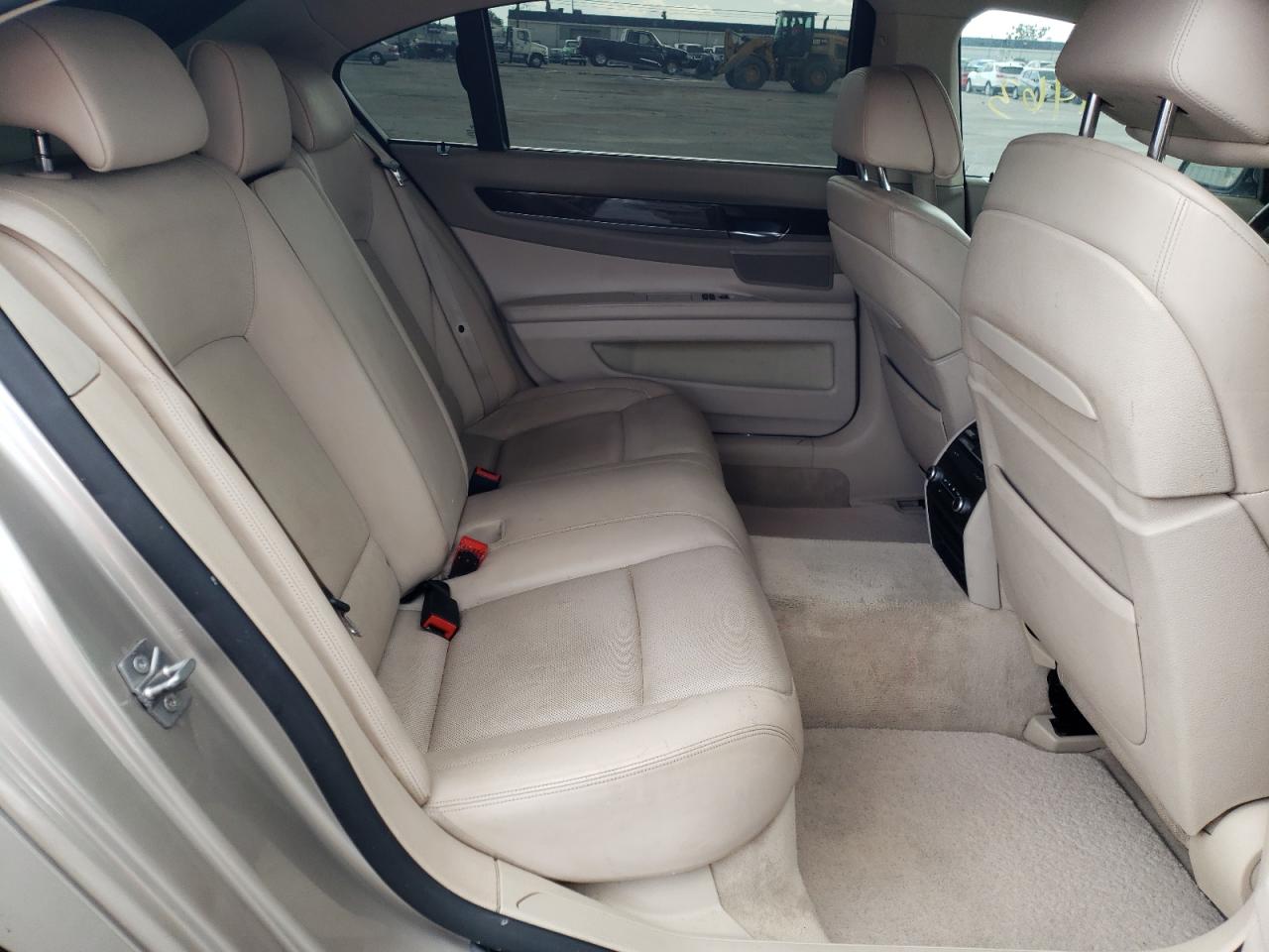 Photo 6 from auction – 2011 BMW 740 LI with VIN WBAKB4C53BC574060