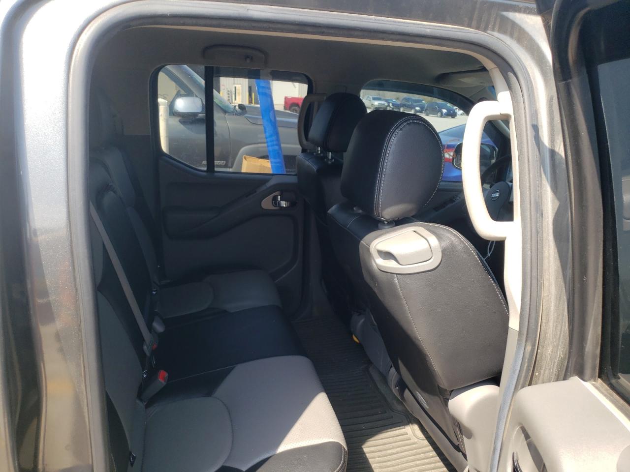 Photo 6 from auction – 2005 NISSAN FRONTIER C with VIN 1N6AD07W35C427954
