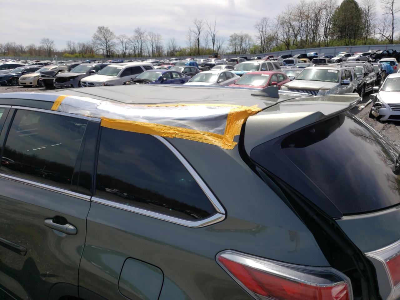 Photo 9 from auction – 2016 TOYOTA HIGHLANDER with VIN 5TDJKRFH5GS334919