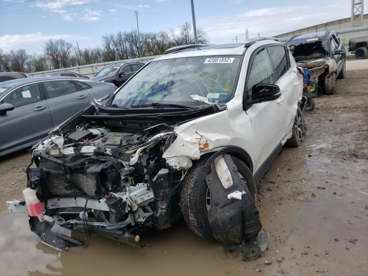 Photo 2 from auction – 2016 TOYOTA RAV4 XLE with VIN JTMRFREV2GJ089301