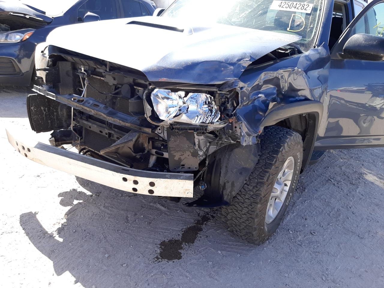 Photo 9 from auction – 2011 TOYOTA 4RUNNER SR with VIN JTEBU5JR1B5064265