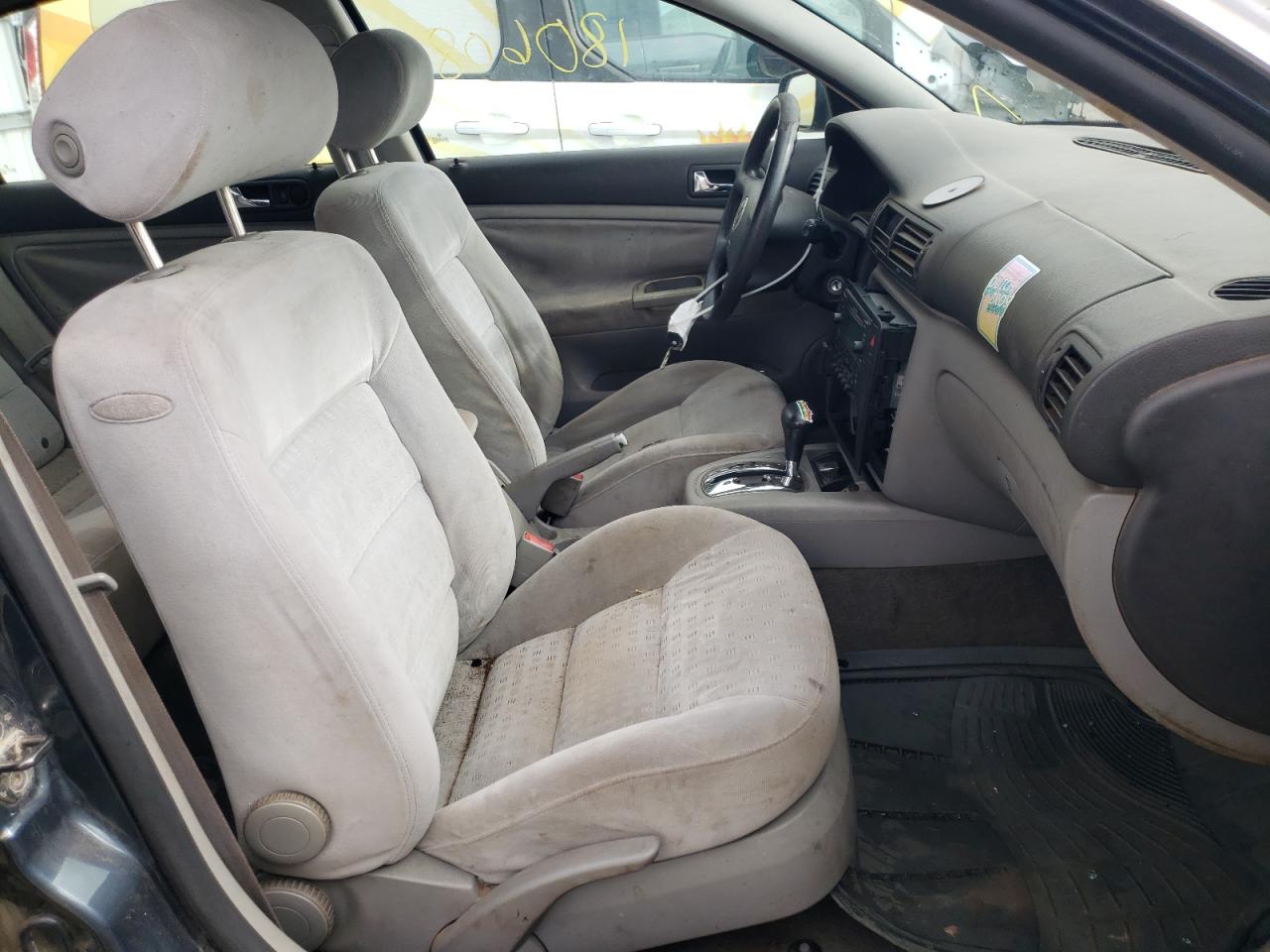 Photo 5 from auction – 2003 VOLKSWAGEN PASSAT GL with VIN WVWMD63B13P259274