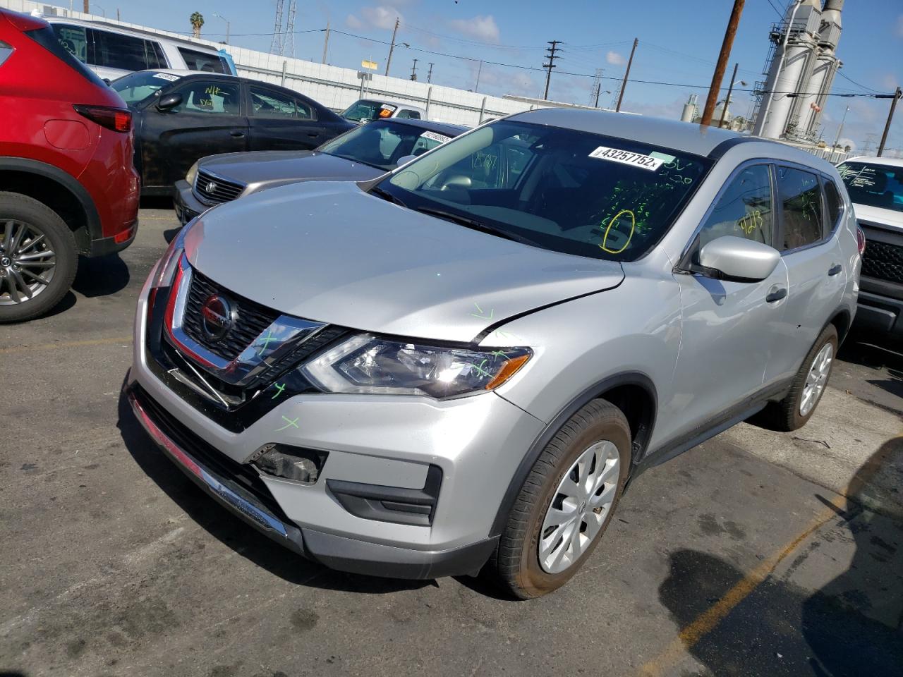 Photo 2 from auction – 2019 NISSAN ROGUE S with VIN 5N1AT2MT0KC825481