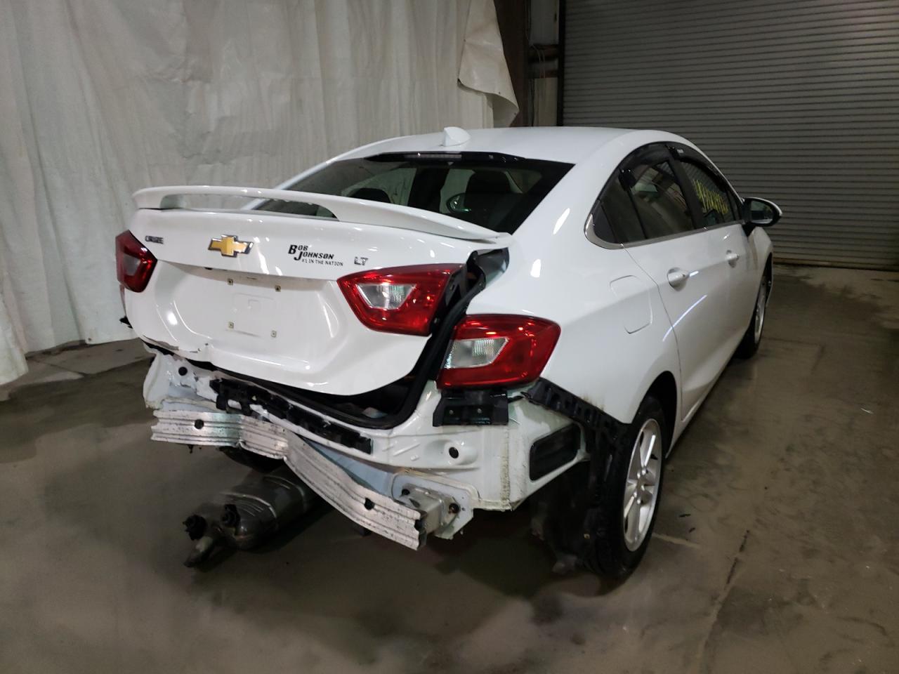 Photo 4 from auction – 2018 CHEVROLET CRUZE LT with VIN 1G1BE5SM7J7102436