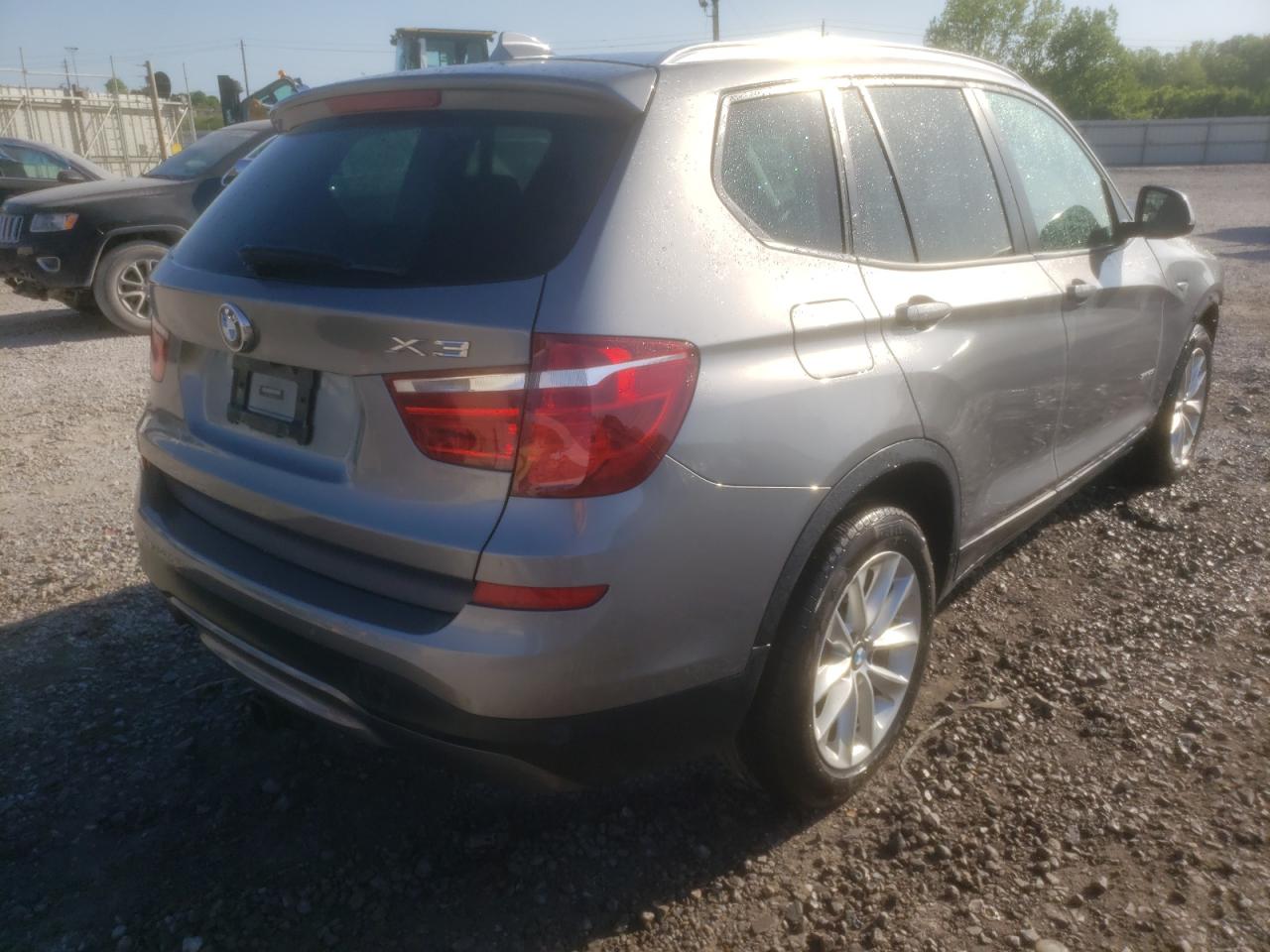 Photo 4 from auction – 2017 BMW X3 SDRIVE2 with VIN 5UXWZ7C3XH0V92600