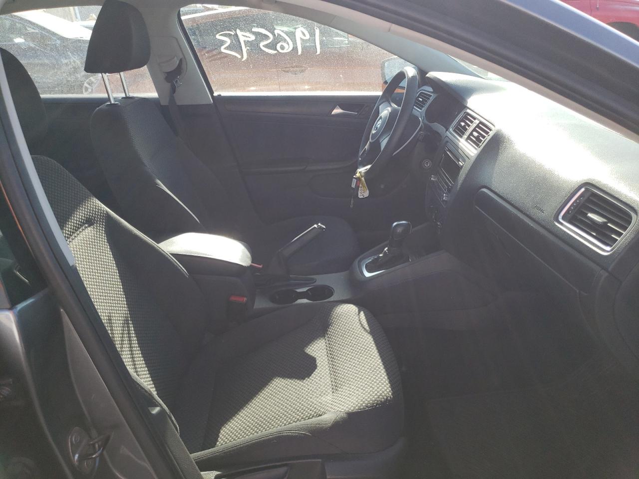 Photo 5 from auction – 2014 VOLKSWAGEN JETTA BASE with VIN 3VW2K7AJ3EM334186