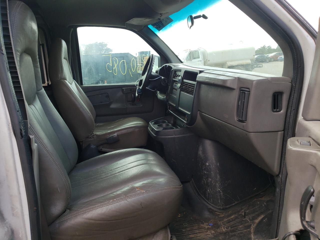 Photo 5 from auction – 2003 CHEVROLET EXPRESS G2 with VIN 1GCFG25X631104529