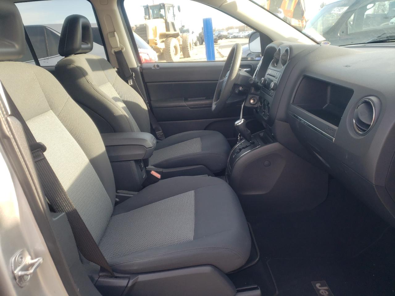 Photo 5 from auction – 2009 JEEP COMPASS SP with VIN 1J4FT47BX9D128570