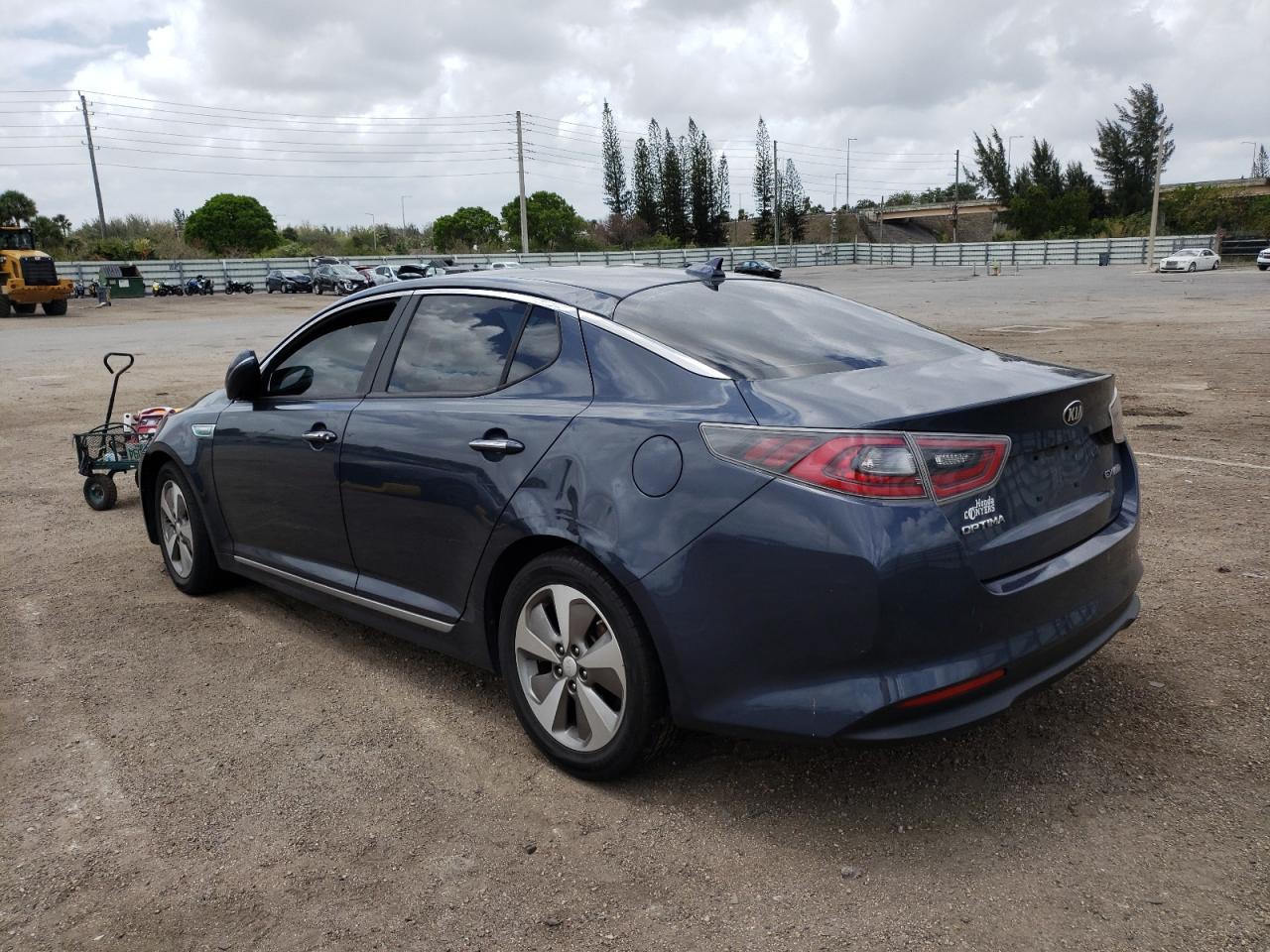Photo 3 from auction – 2014 KIA OPTIMA HYB with VIN KNAGN4AD4E5073131