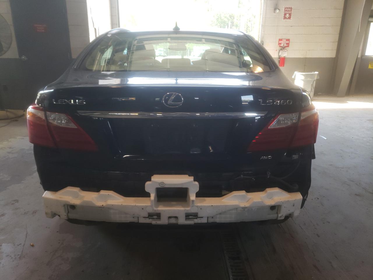 Photo 9 from auction – 2010 LEXUS LS 460 with VIN JTHCL5EF0A5008147