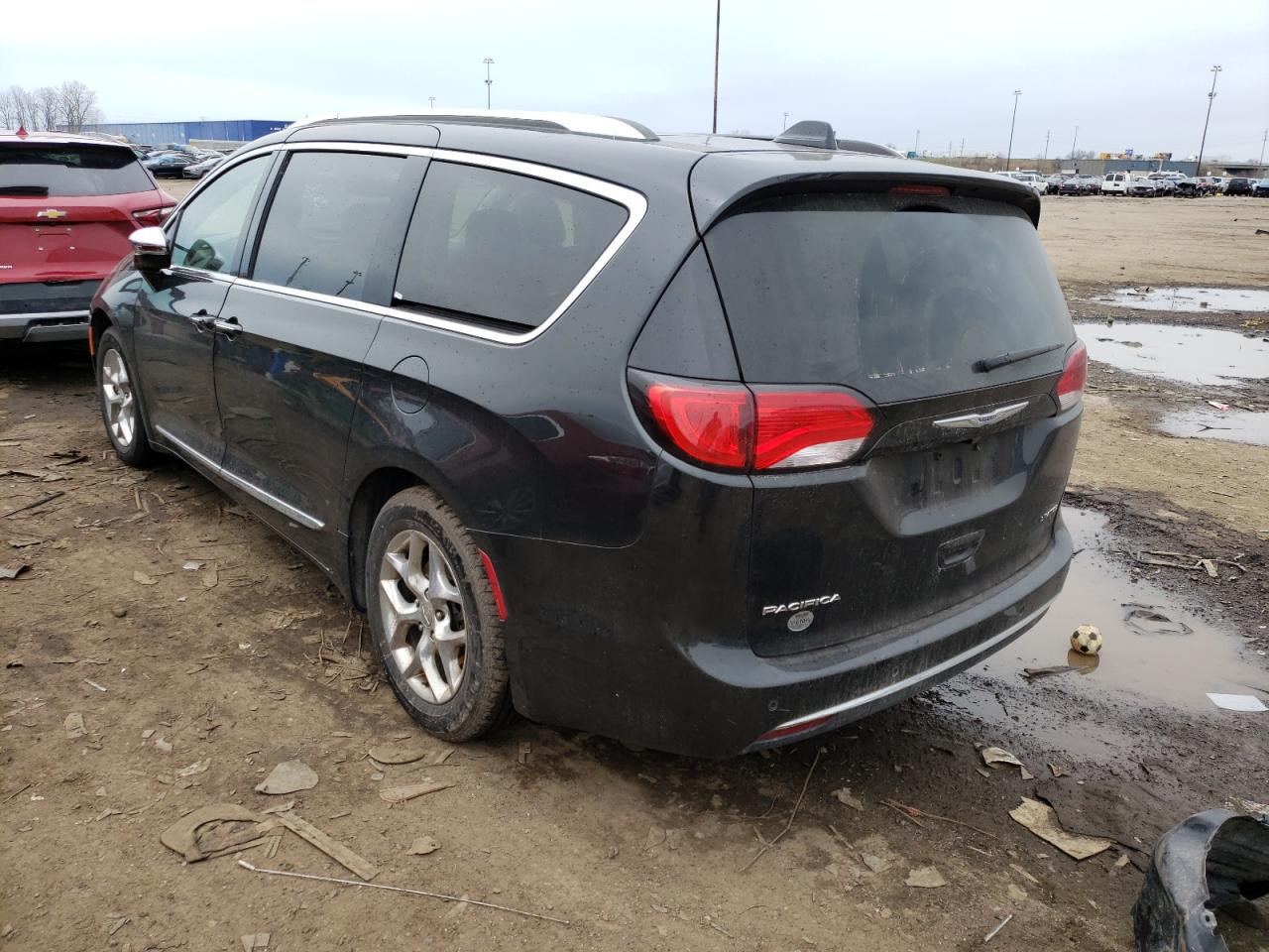 Photo 3 from auction – 2018 CHRYSLER PACIFICA L with VIN 2C4RC1GG5JR229188