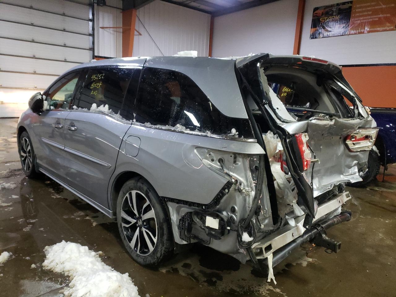 Photo 3 from auction – 2018 HONDA ODYSSEY with VIN 5FNRL6H58JB505787