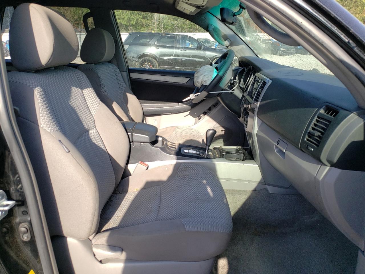Photo 5 from auction – 2008 TOYOTA 4RUNNER SR with VIN JTEZU14R28K007487