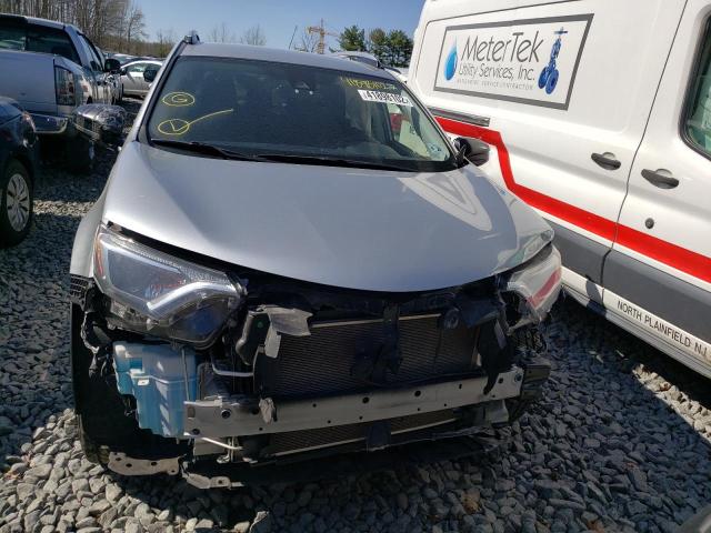 Photo 9 from auction – 2018 TOYOTA RAV4 LE with VIN JTMBFREV9JJ205201
