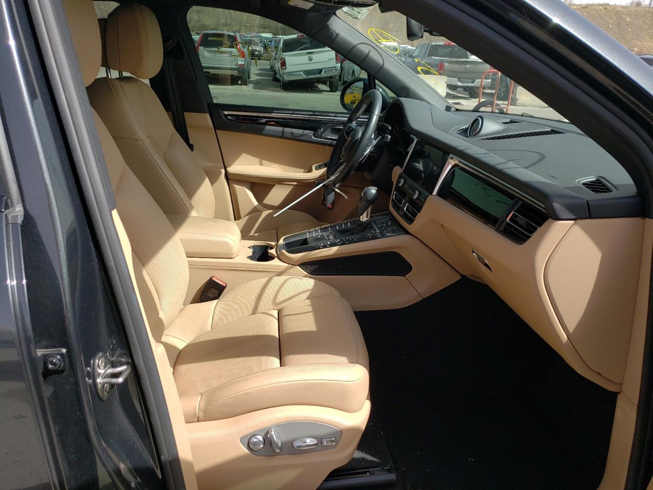 Photo 5 from auction – 2019 PORSCHE MACAN S with VIN WP1AB2A51KLB32558