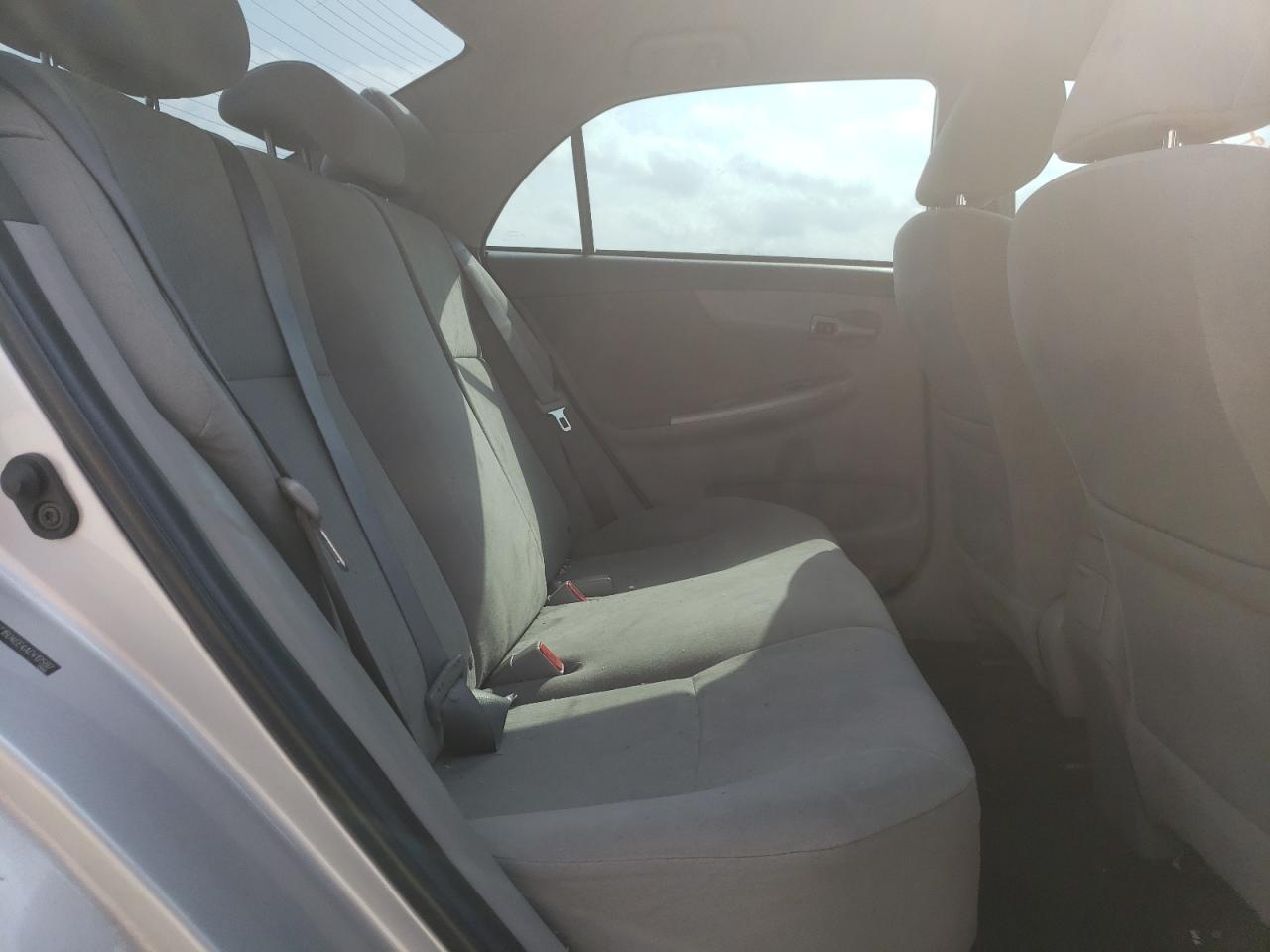Photo 6 from auction – 2010 TOYOTA COROALLA with VIN 2T1BU4EE4AC412597