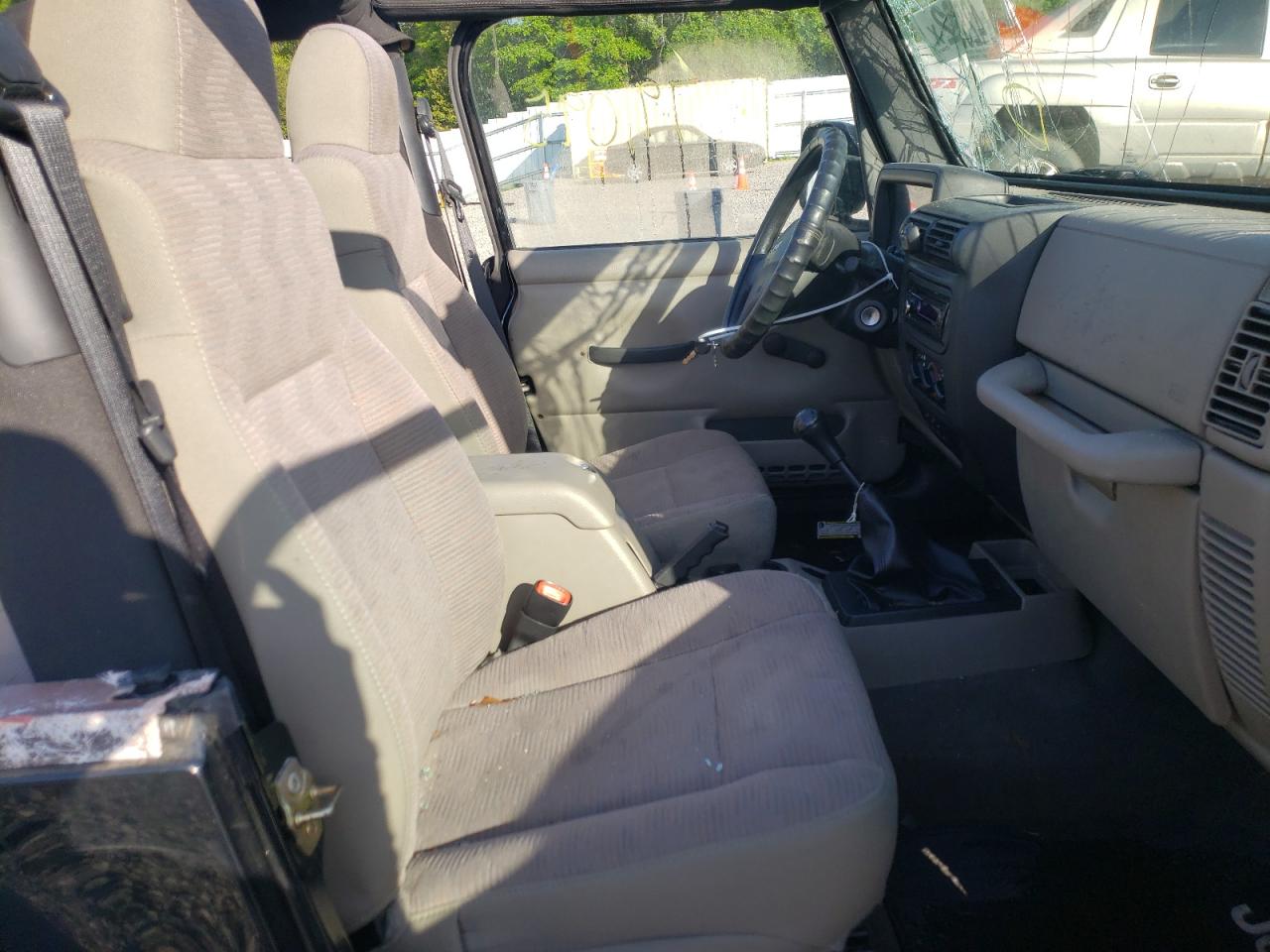 Photo 5 from auction – 2005 JEEP WRANGLER X with VIN 1J4FA39S65P338184