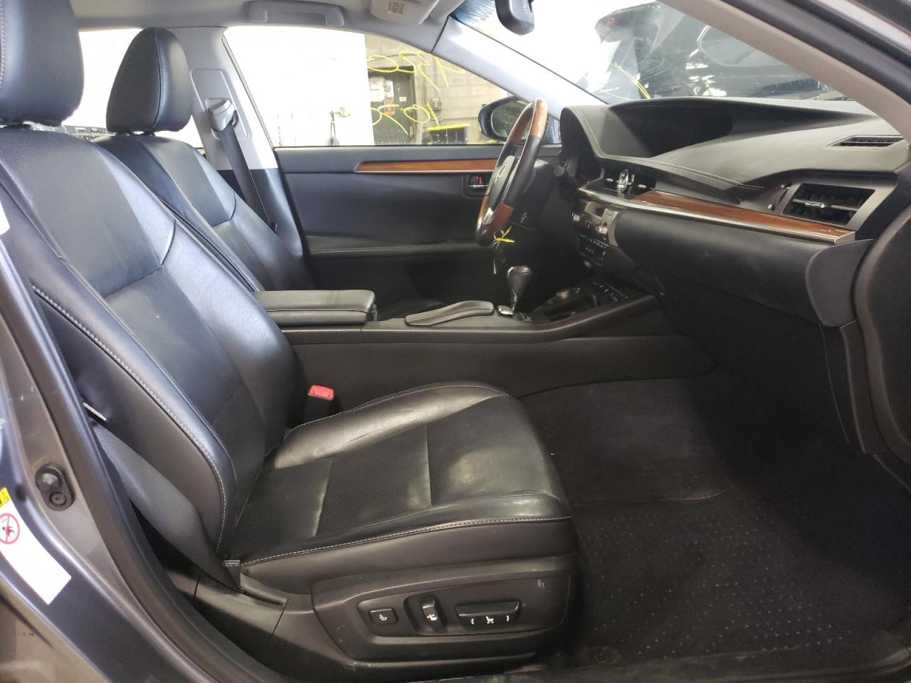 Photo 5 from auction – 2014 LEXUS ES 300H with VIN JTHBW1GG2E2048044