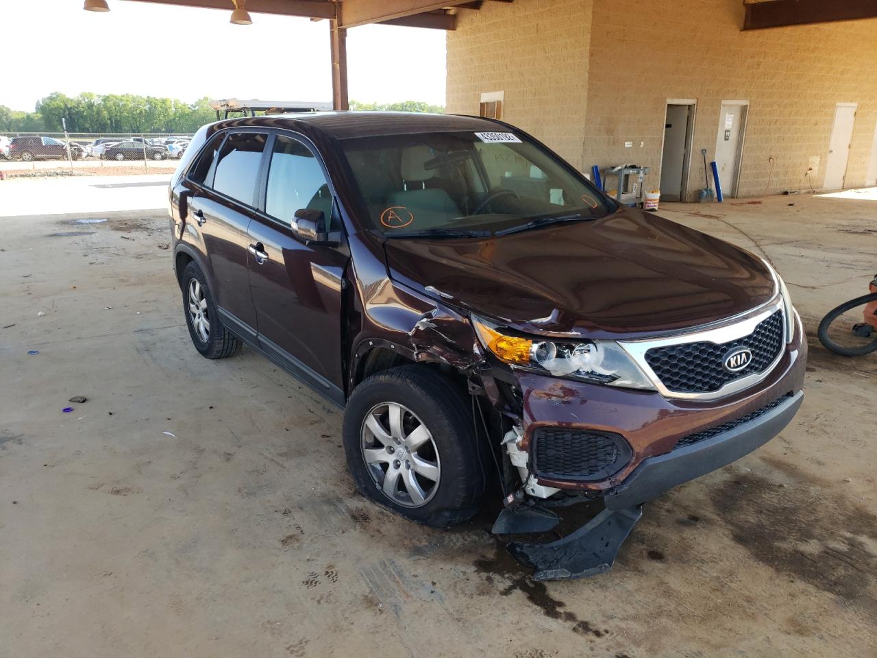 KIA SORENTO BA 2011 with VIN 5XYKT3A14BG008155 - Photo from auction
