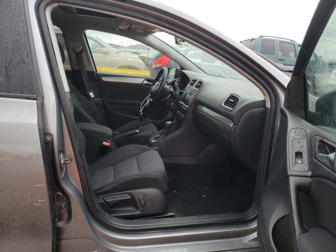 Photo 5 from auction – 2013 VOLKSWAGEN GOLF with VIN WVWDA7AJ2DW022647
