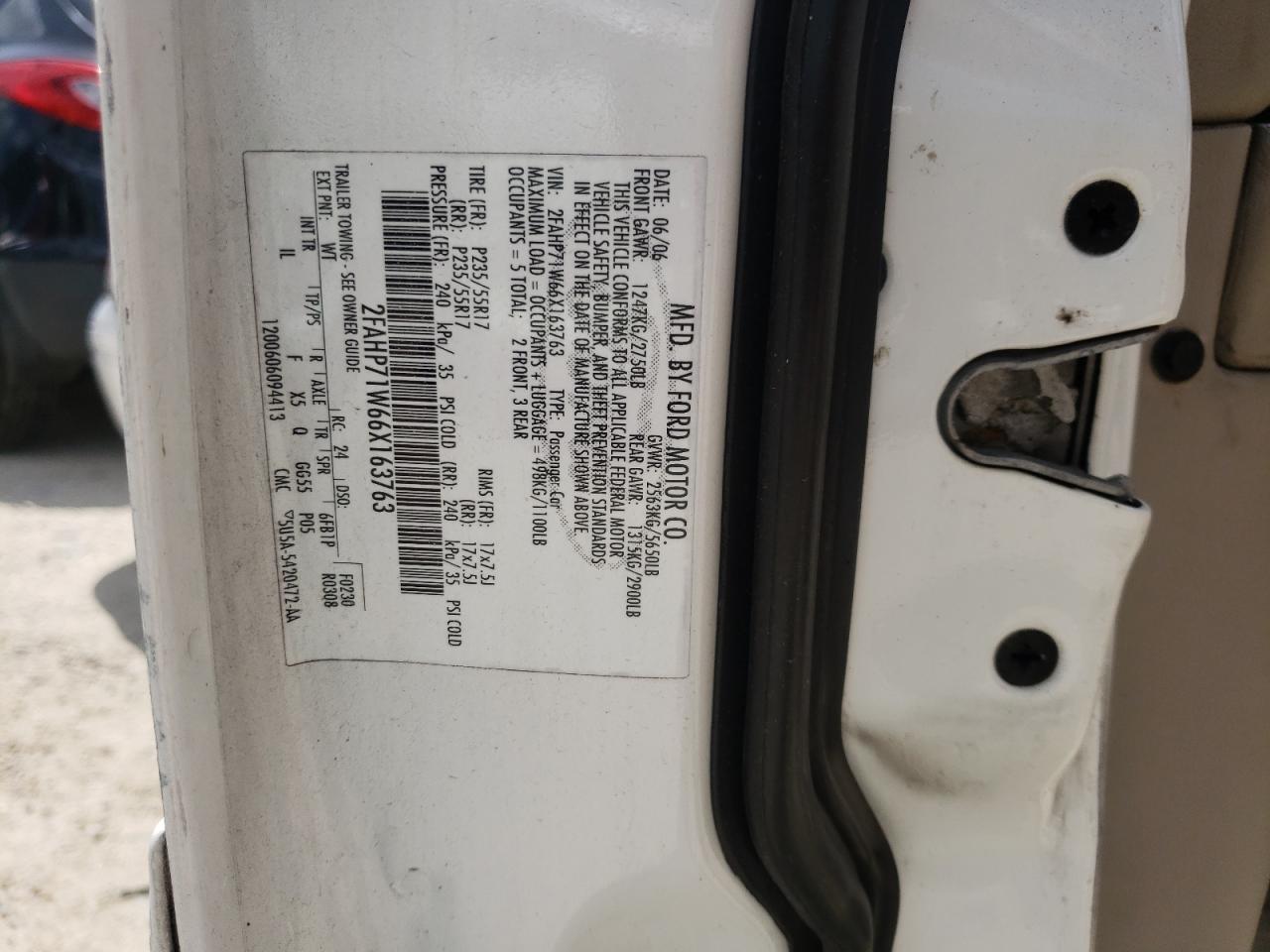 Photo 10 from auction – 2006 FORD CROWN VICT with VIN 2FAHP71W66X163763